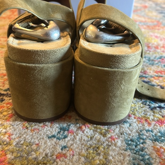 Olive Suede Aerosoles Clarkson Sandals in original box - Picture 7 of 9